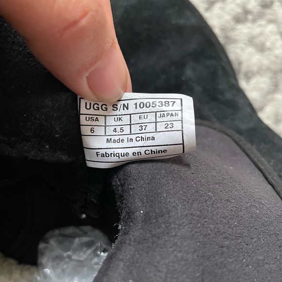 UGG Girl Winter Boots - Picture 7 of 8